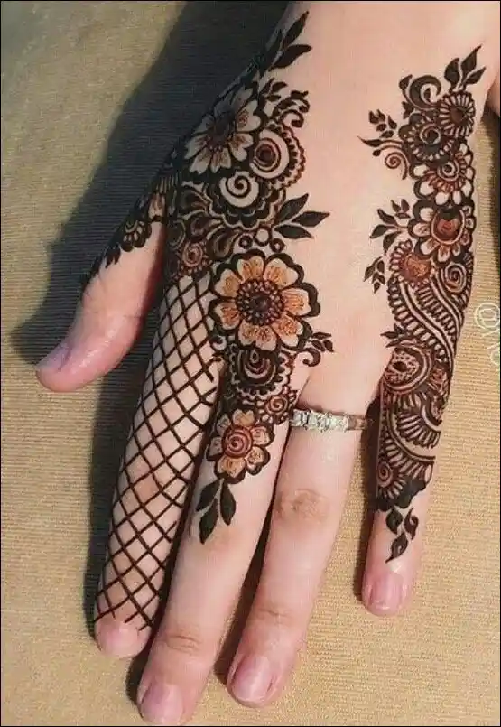 front hand mehndi design 113