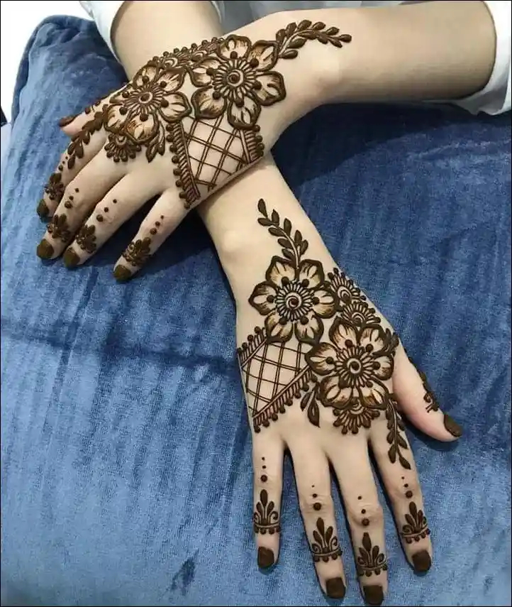 front hand mehndi design 32