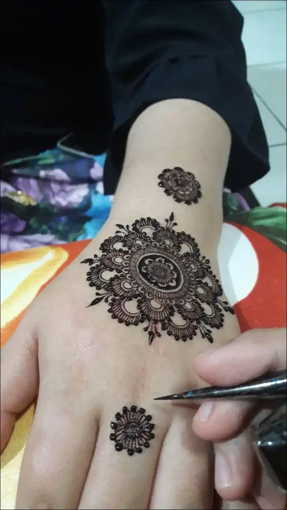 mehndi design 28