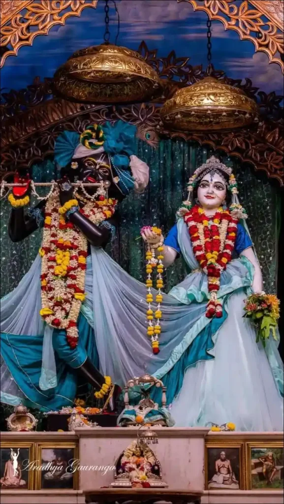 romantic radha krishna images 8 2